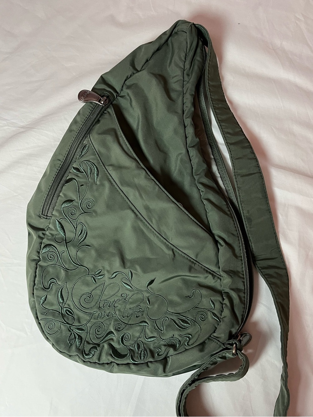 Discontinued AmeriBag "Love My Life" Embroidered Healthy Back Bag Small